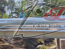 Babinsa Turun Langsung Kawal Pembangunan Jembatan Merah Putih