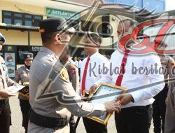 Redam Konflik SARA hingga Ungkap Narkoba, 12 Personel Polres Tanjung Perak Terima Penghargaan