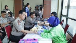 Polda Jatim dan Insan Pers Gelar Donor Darah, Wujud Sinergi Kemanusiaan di Hari Jadi ke-75 Humas Polri